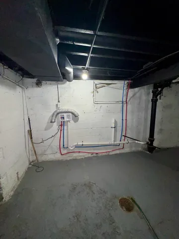 $1,650 | 605 Mount Street, Gary, IN 46406