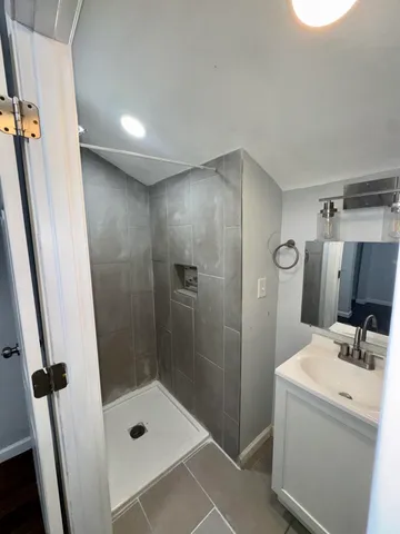 $1,650 | 605 Mount Street, Gary, IN 46406