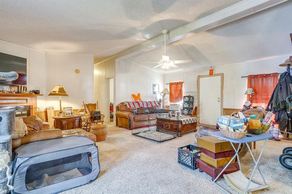 127 Lelon Lane Springtown, TX 76082 - Photo 11 of 31