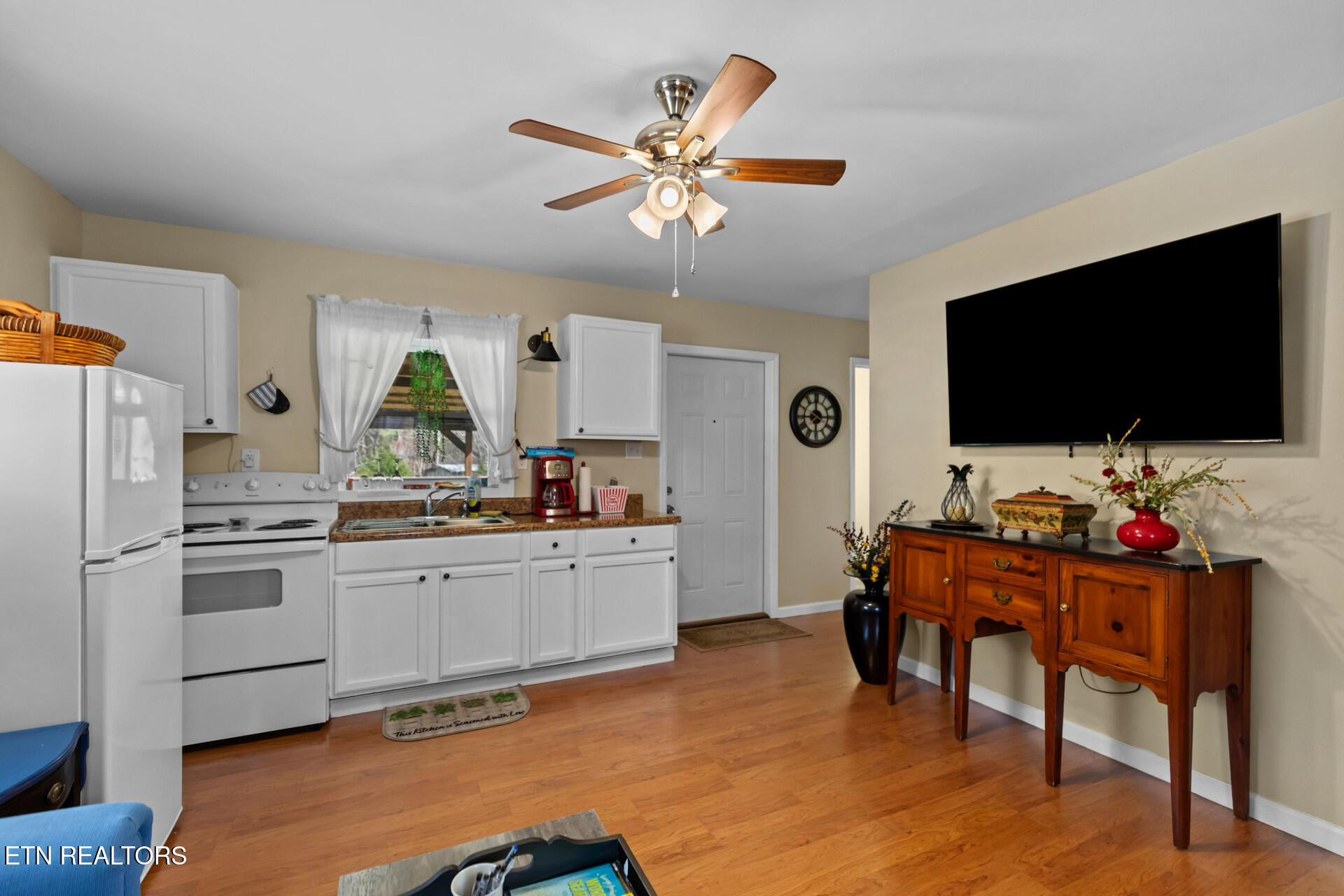 896 English Mountain Road Cosby, TN 37722 - Photo 5 of 21 009