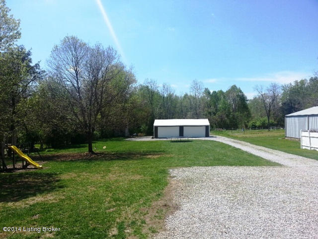 8904 Old Bates Road Louisville, KY 40228 - Photo 19 of 28 20140425_150156_resized