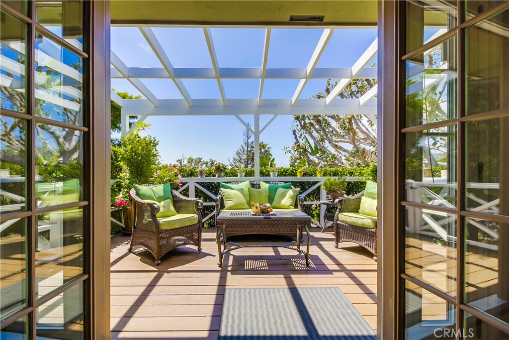 737 Griffith Way Laguna Beach, CA 92651 - Photo 6 of 22 a view of a balcony with chairs
