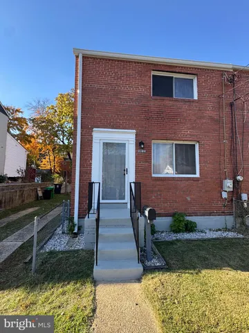 $2,200 | 5612 62nd Avenue, Riverdale, MD 20737