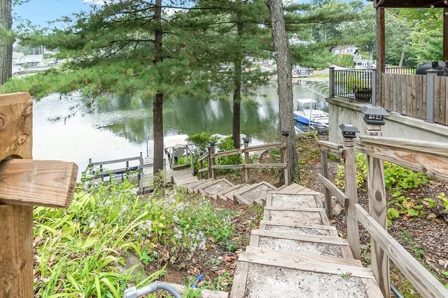 $789,000 | 105 Lakeview Street, Southwick, MA 01077