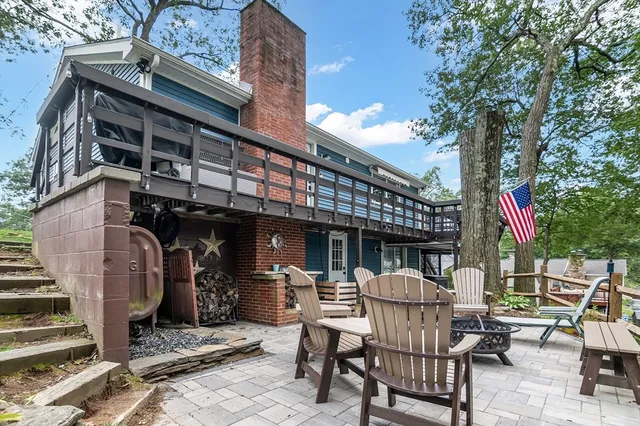 $789,000 | 105 Lakeview Street, Southwick, MA 01077