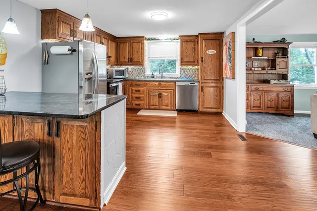 $789,000 | 105 Lakeview Street, Southwick, MA 01077