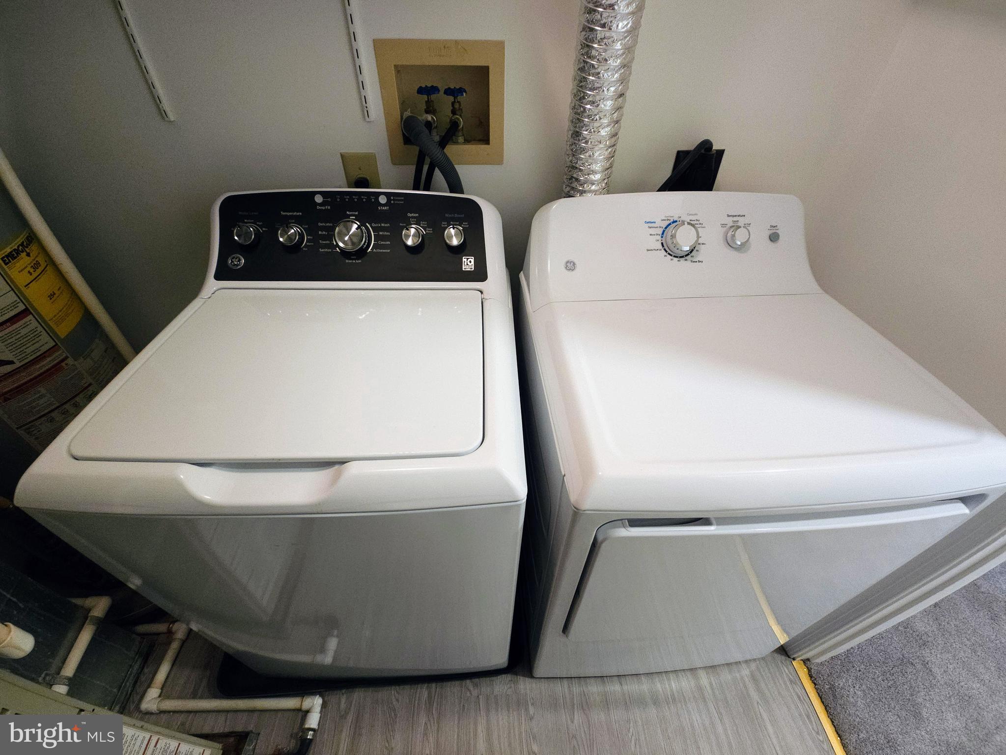 2014 Crosbyside Court Odenton, MD 21113 - Photo 35 of 58 a utility room with dryer and washer