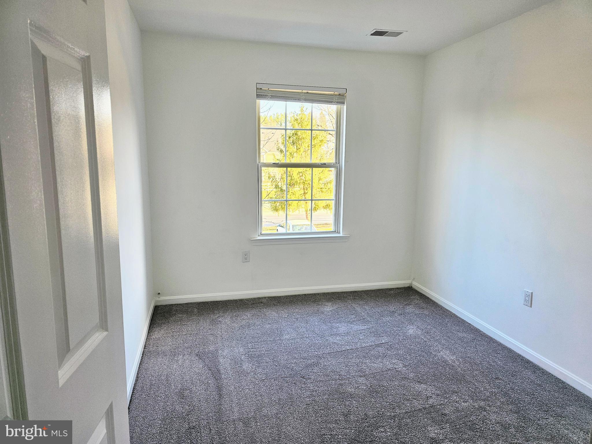 2014 Crosbyside Court Odenton, MD 21113 - Photo 39 of 58 an empty room with a window