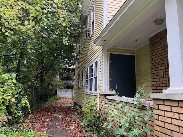 701 Vale Place Schenectady, NY 12308 - Photo 2 of 9 DWGarage