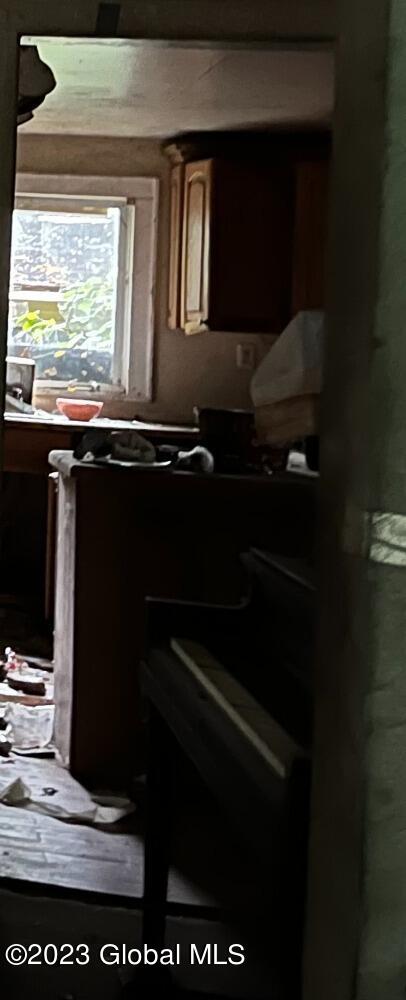 701 Vale Place Schenectady, NY 12308 - Photo 8 of 9 Kitchen