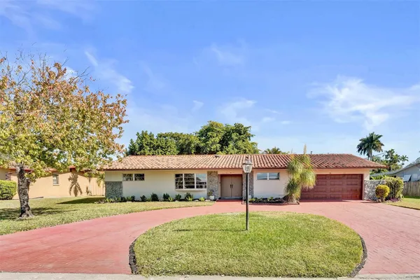 $657,500 | 4756 Southwest 72nd Avenue, Davie, FL 33314