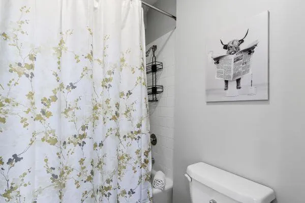 $379,000 | 601 Knollwood Circle, Unit B, Fontana, WI 53125