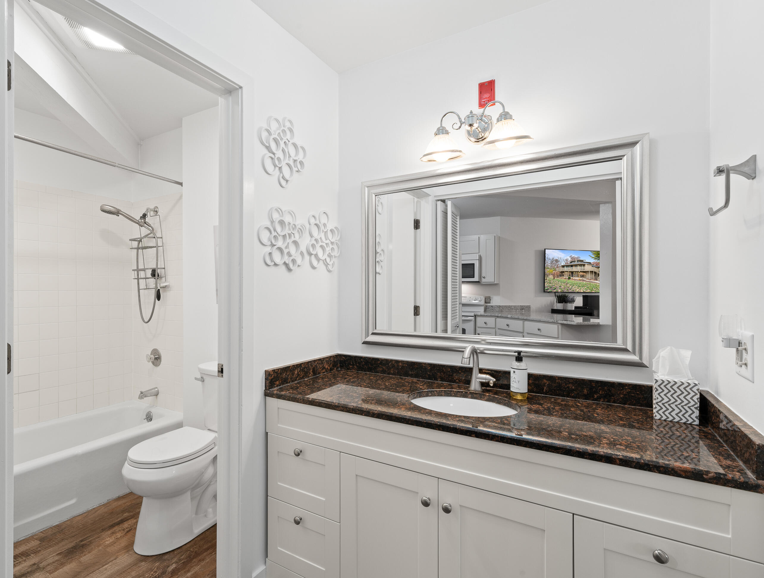 601 Knollwood Circle, Unit B Fontana, WI 53125 - Photo 11 of 21 601B Knollwood Cir - Int-19