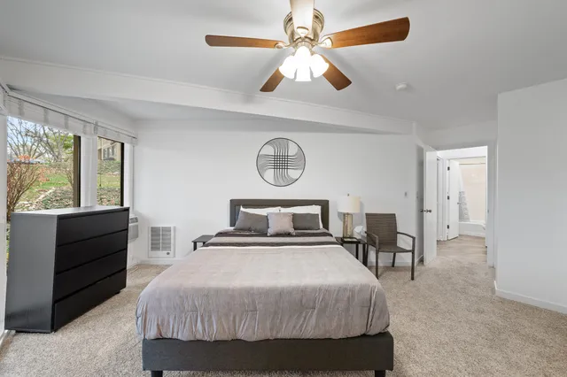 $379,000 | 601 Knollwood Circle, Unit B, Fontana, WI 53125