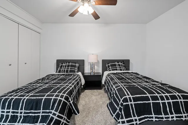 $379,000 | 601 Knollwood Circle, Unit B, Fontana, WI 53125