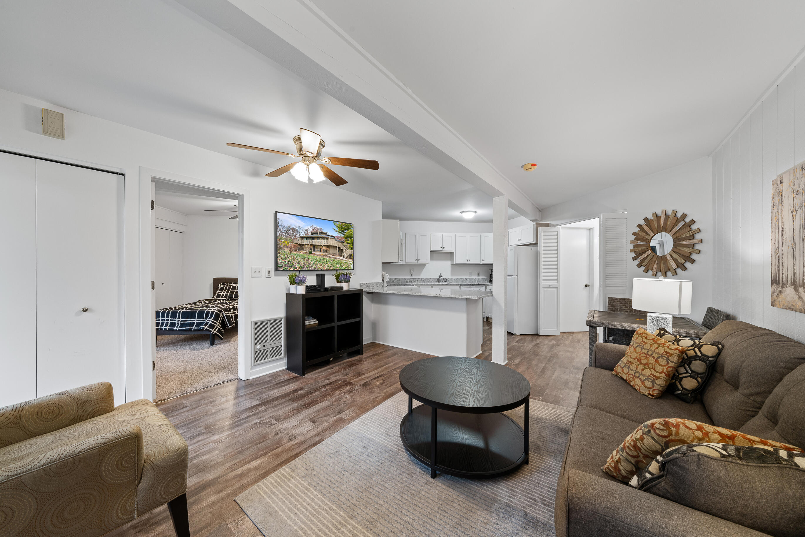 601 Knollwood Circle, Unit B Fontana, WI 53125 - Photo 4 of 21 601B Knollwood Cir - Int-2