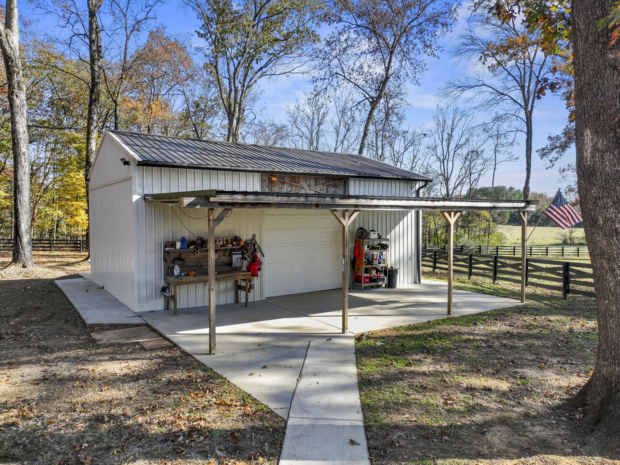 5706 Lunns Store Road Chapel Hill, TN 37034 - Photo 30 of 37 a view of a garage