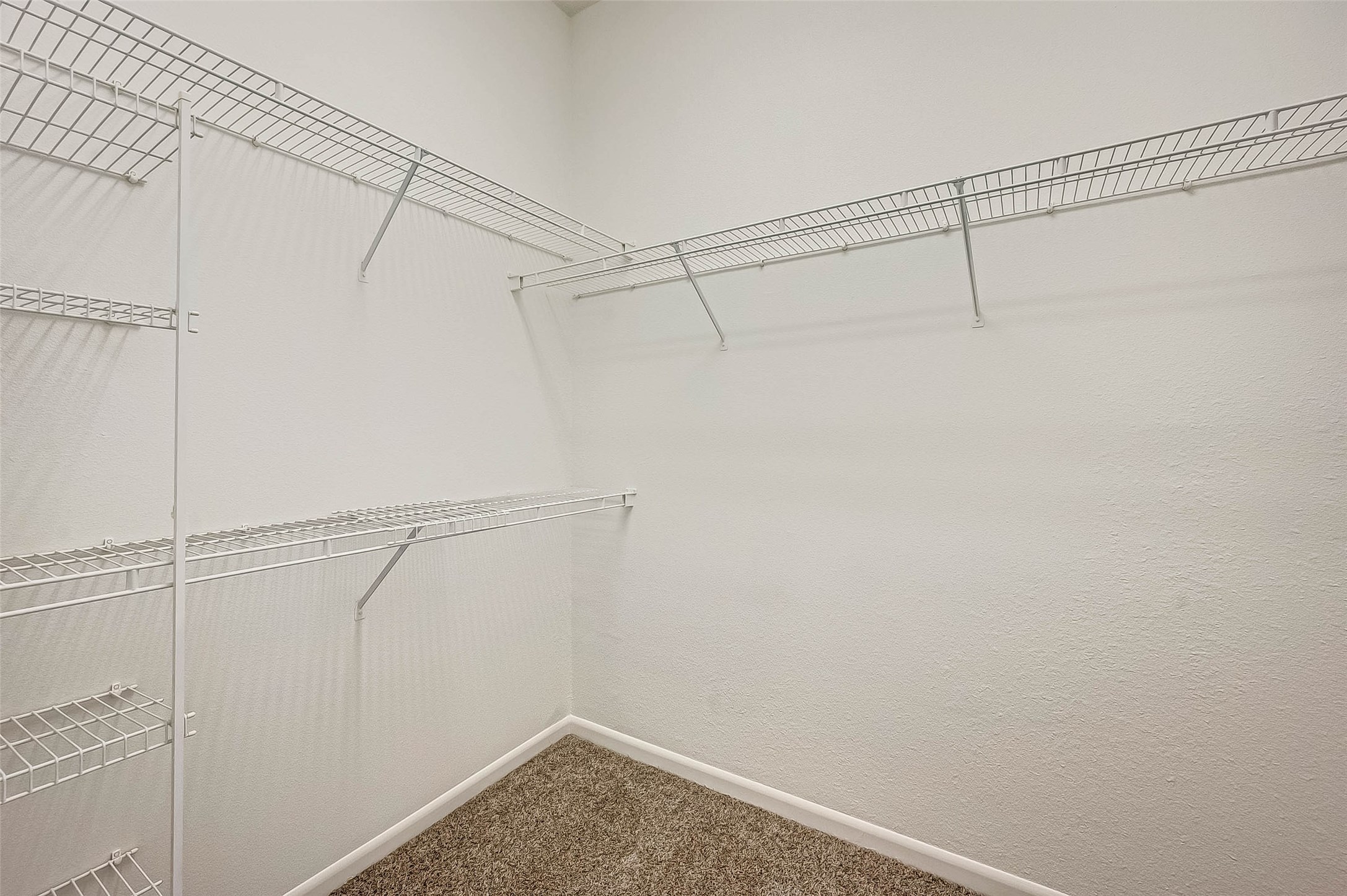 3505 Sage Road, Unit 2106 Houston, TX 77056 - Photo 15 of 28 a view of a room