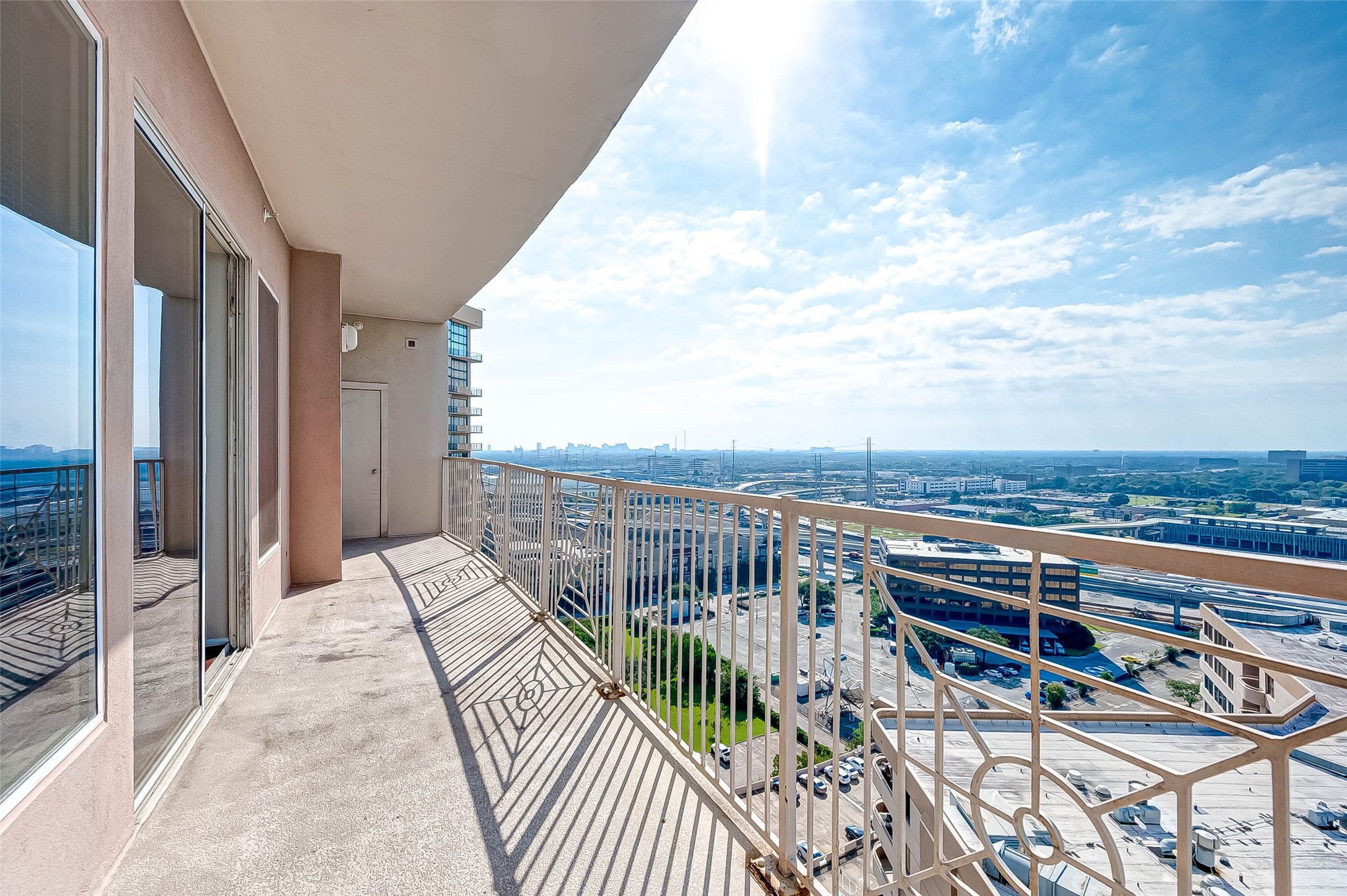 3505 Sage Road, Unit 2106 Houston, TX 77056 - Photo 22 of 28 a view of balcony with furniture