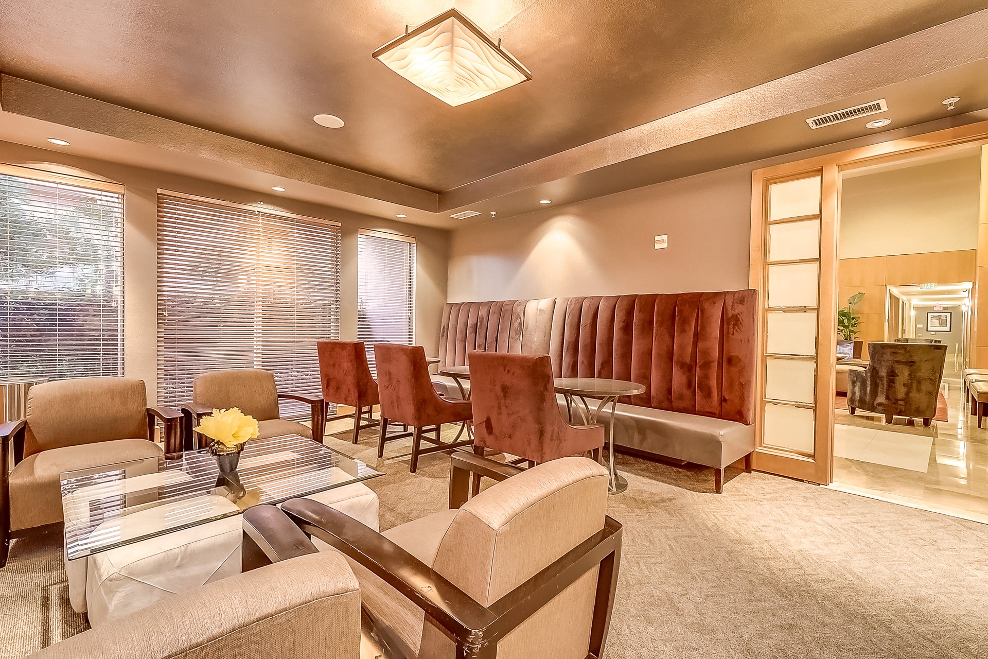 3505 Sage Road, Unit 2106 Houston, TX 77056 - Photo 27 of 28 a living room with furniture