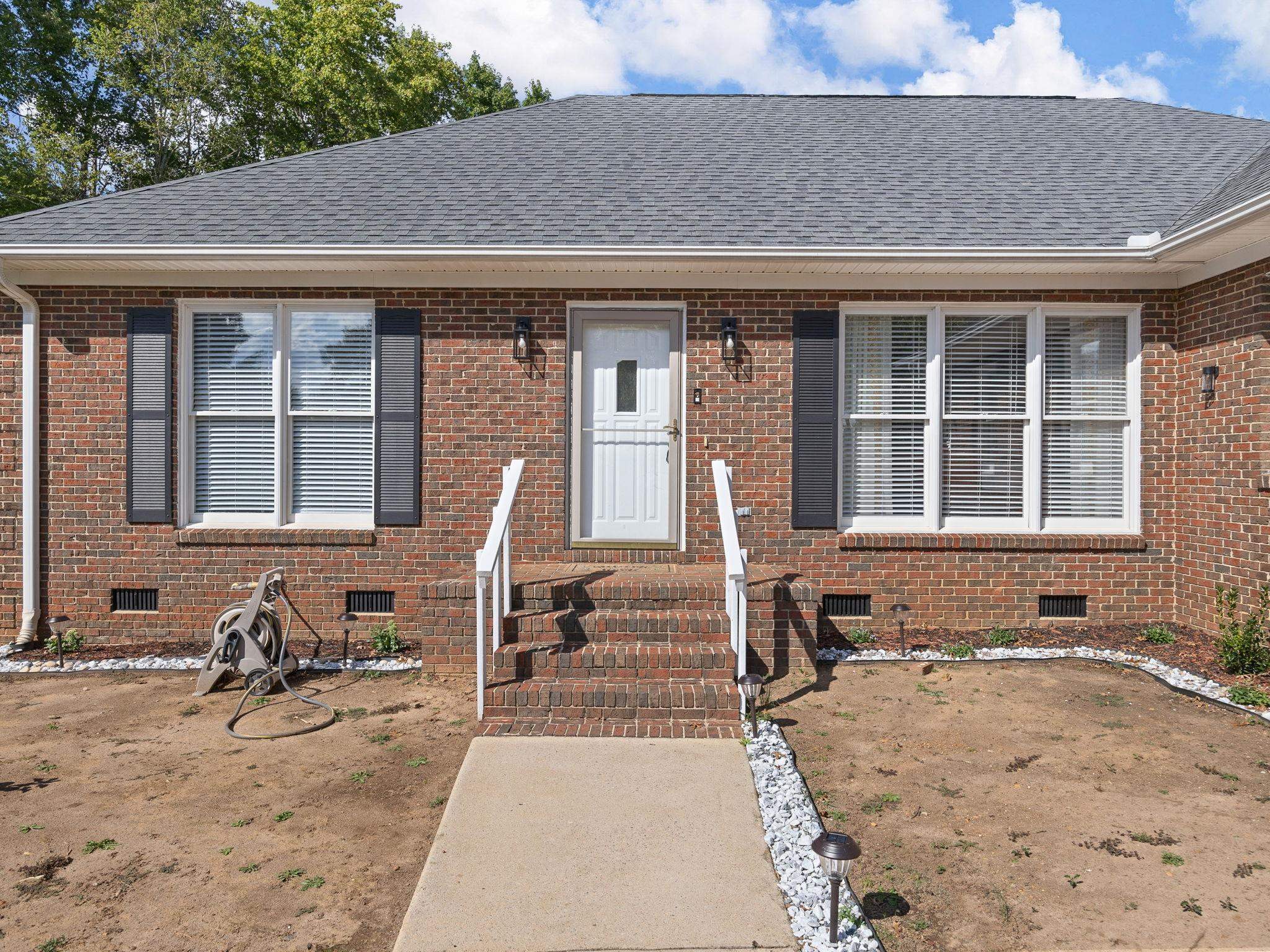 461 Litchfield Drive Moore, SC 29369 - Photo 2 of 38