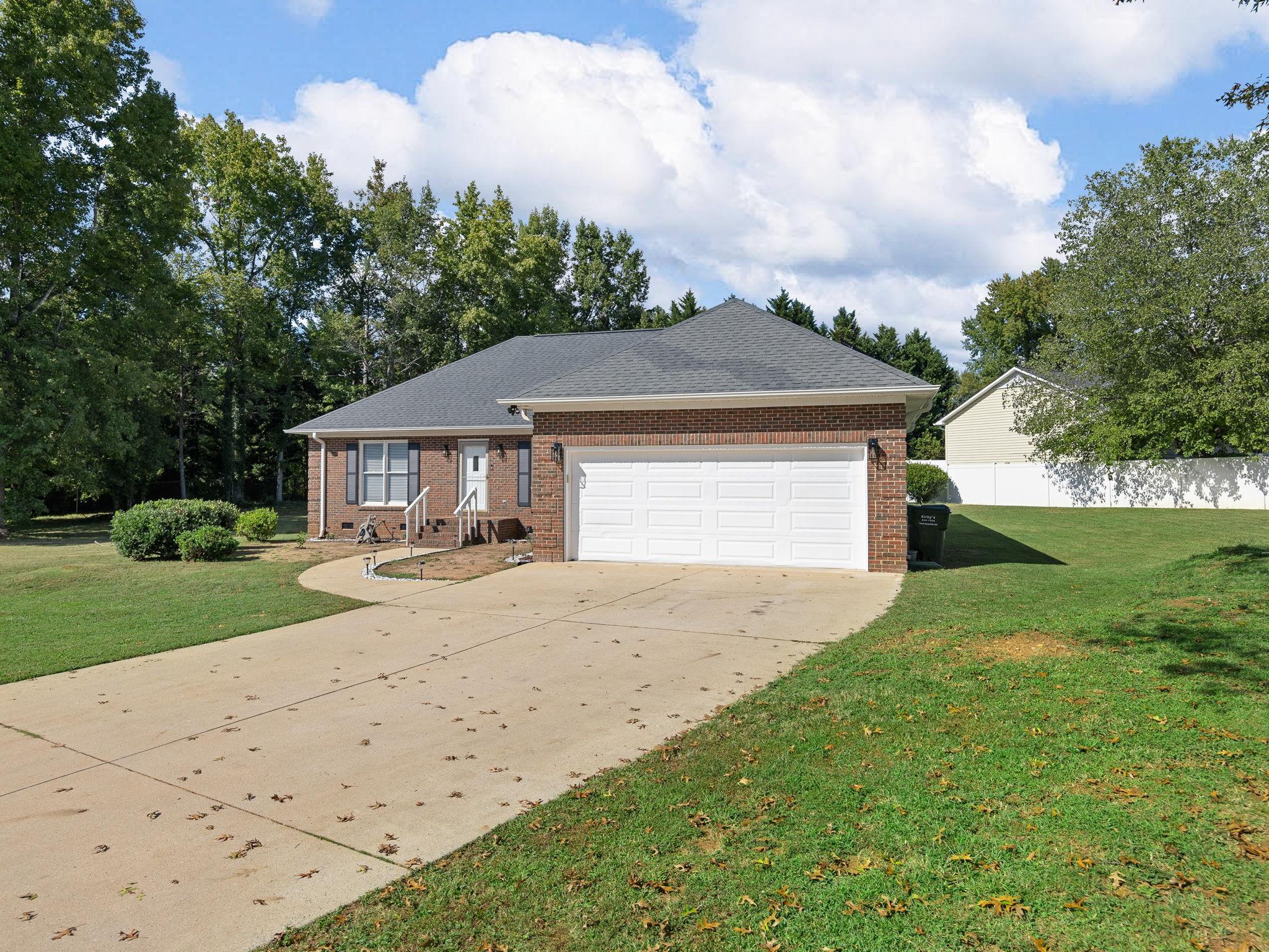 461 Litchfield Drive Moore, SC 29369 - Photo 3 of 38