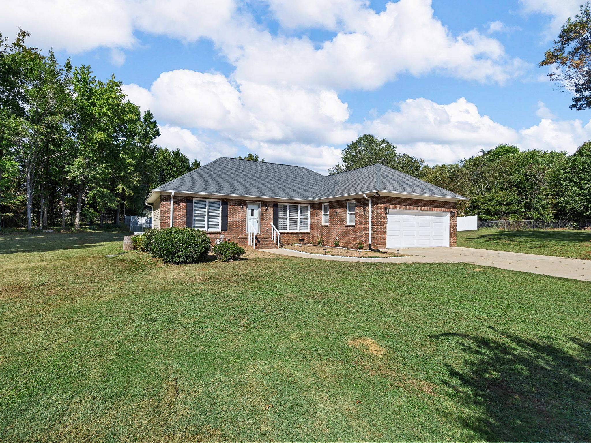 461 Litchfield Drive Moore, SC 29369 - Photo 4 of 38