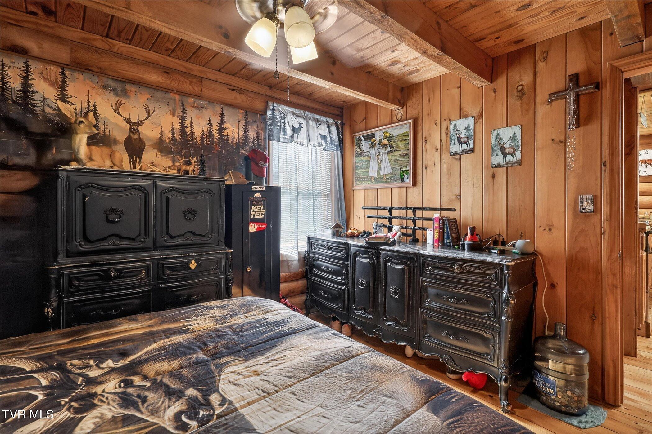 250 Beaver Walk Road Mountain City, TN 37683 - Photo 12 of 34 16-250-Beaver-Walk-Rd-From inside Main L