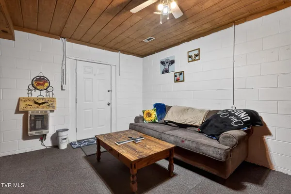 $269,500 | 250 Beaver Walk Road, Mountain City, TN 37683