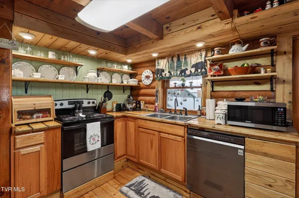 $269,500 | 250 Beaver Walk Road, Mountain City, TN 37683