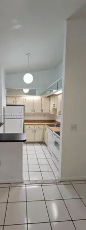 $1,900 | 18965 Northwest 62nd Avenue, Unit 202, Hialeah, FL 33015