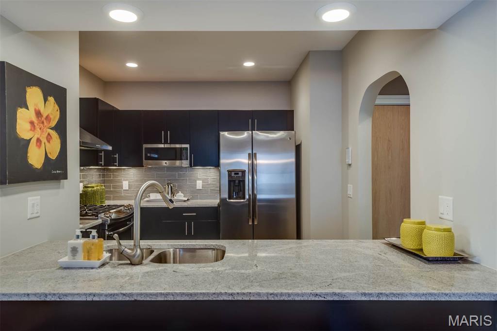 7552 Wydown Boulevard, Unit 2E Clayton, MO 63105 - Photo 5 of 18