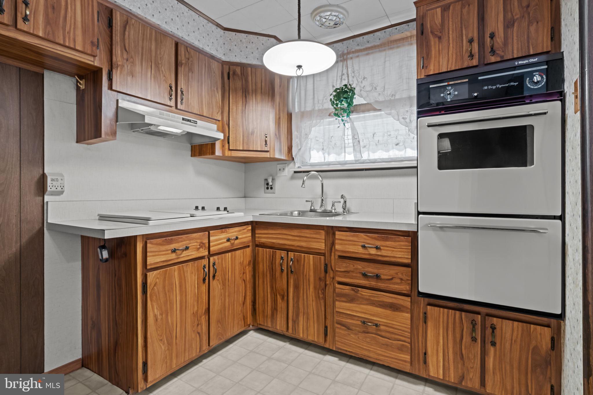2861 Sebring Road Philadelphia, PA 19152 - Photo 7 of 23 Gallery Image 7