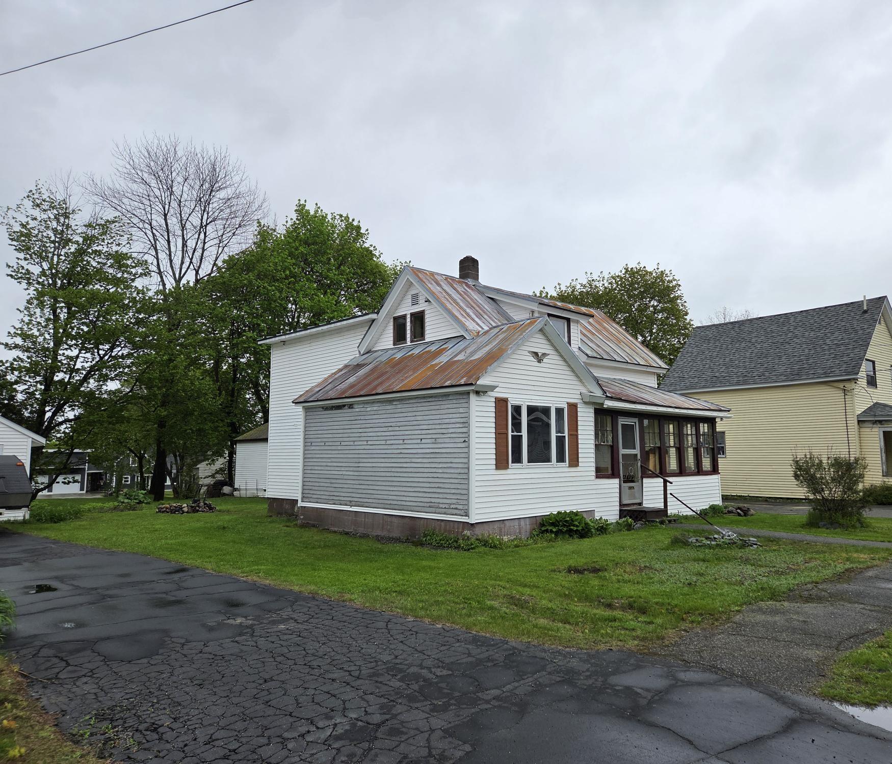 185 Knox Street Millinocket, ME 04462 - Photo 22 of 24 185 Knox4