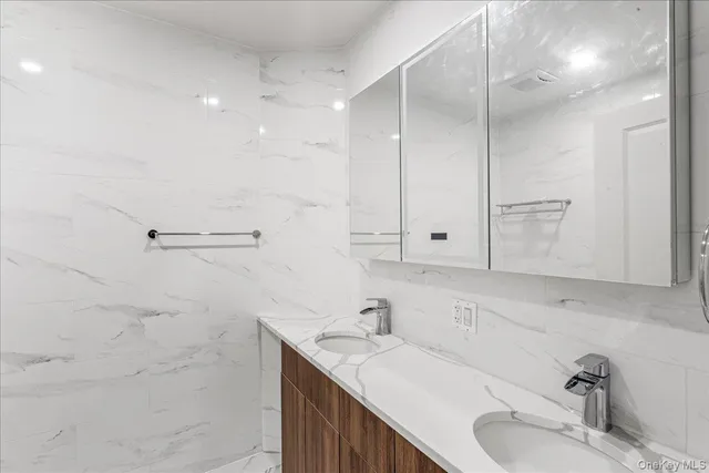 $1,690,000 | 150-33 Hawtree Street | Ozone Park