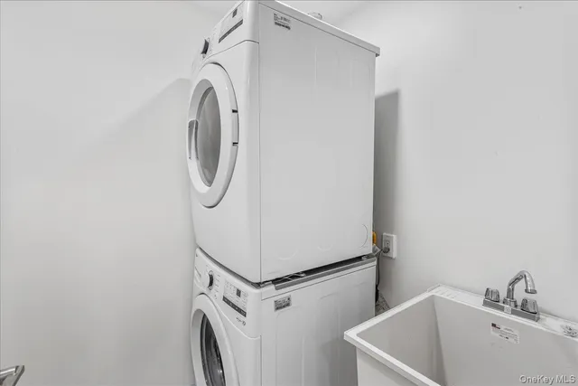 $1,690,000 | 150-33 Hawtree Street | Ozone Park