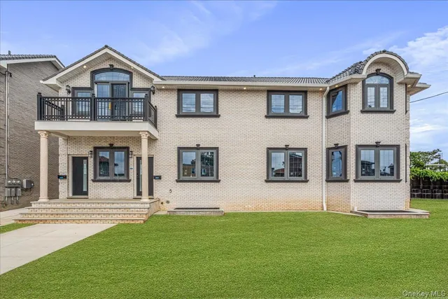 $1,690,000 | 150-33 Hawtree Street | Ozone Park
