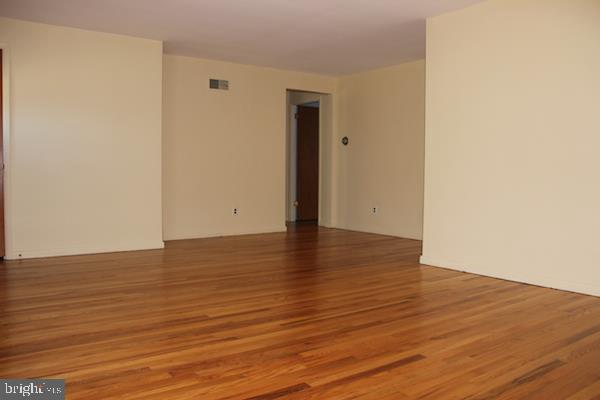 354 Peyton Road York, PA 17403 - Photo 4 of 12 Gallery Image 4