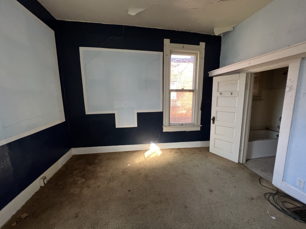 931 West 3rd Street Anderson, IN 46016 - Photo 8 of 13