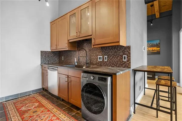 $175,000 | 609 Central Street, Unit 1507, Kansas City, MO 64105