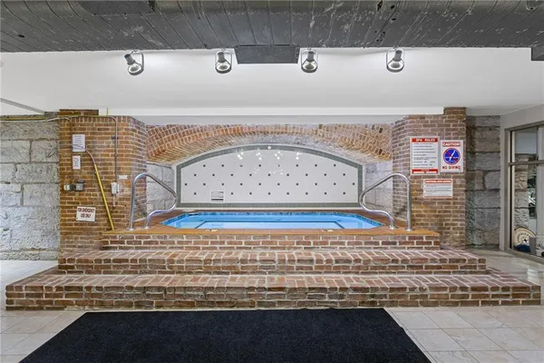 $175,000 | 609 Central Street, Unit 1507, Kansas City, MO 64105