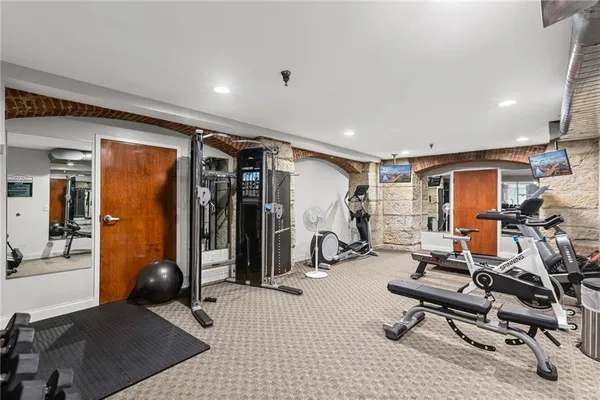 $175,000 | 609 Central Street, Unit 1507, Kansas City, MO 64105