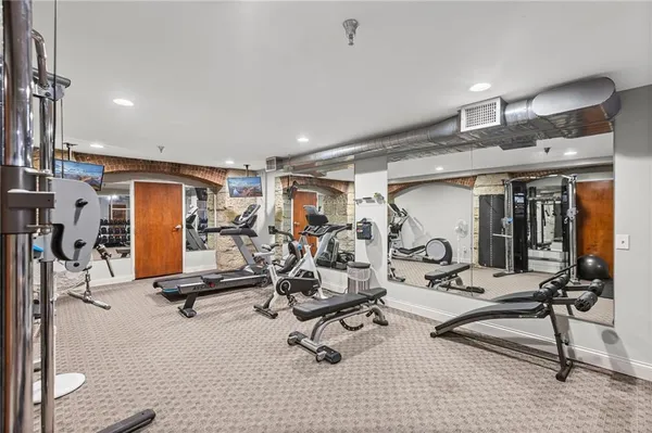 $175,000 | 609 Central Street, Unit 1507, Kansas City, MO 64105