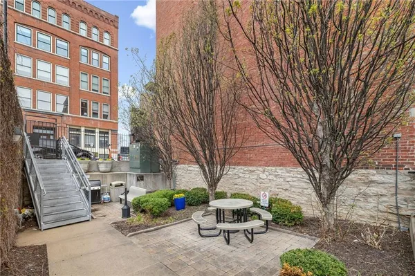 $175,000 | 609 Central Street, Unit 1507, Kansas City, MO 64105