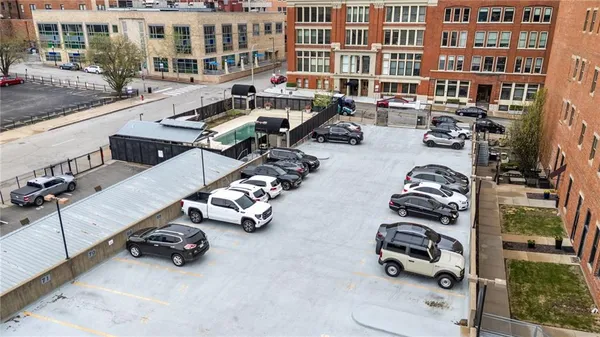 $175,000 | 609 Central Street, Unit 1507, Kansas City, MO 64105