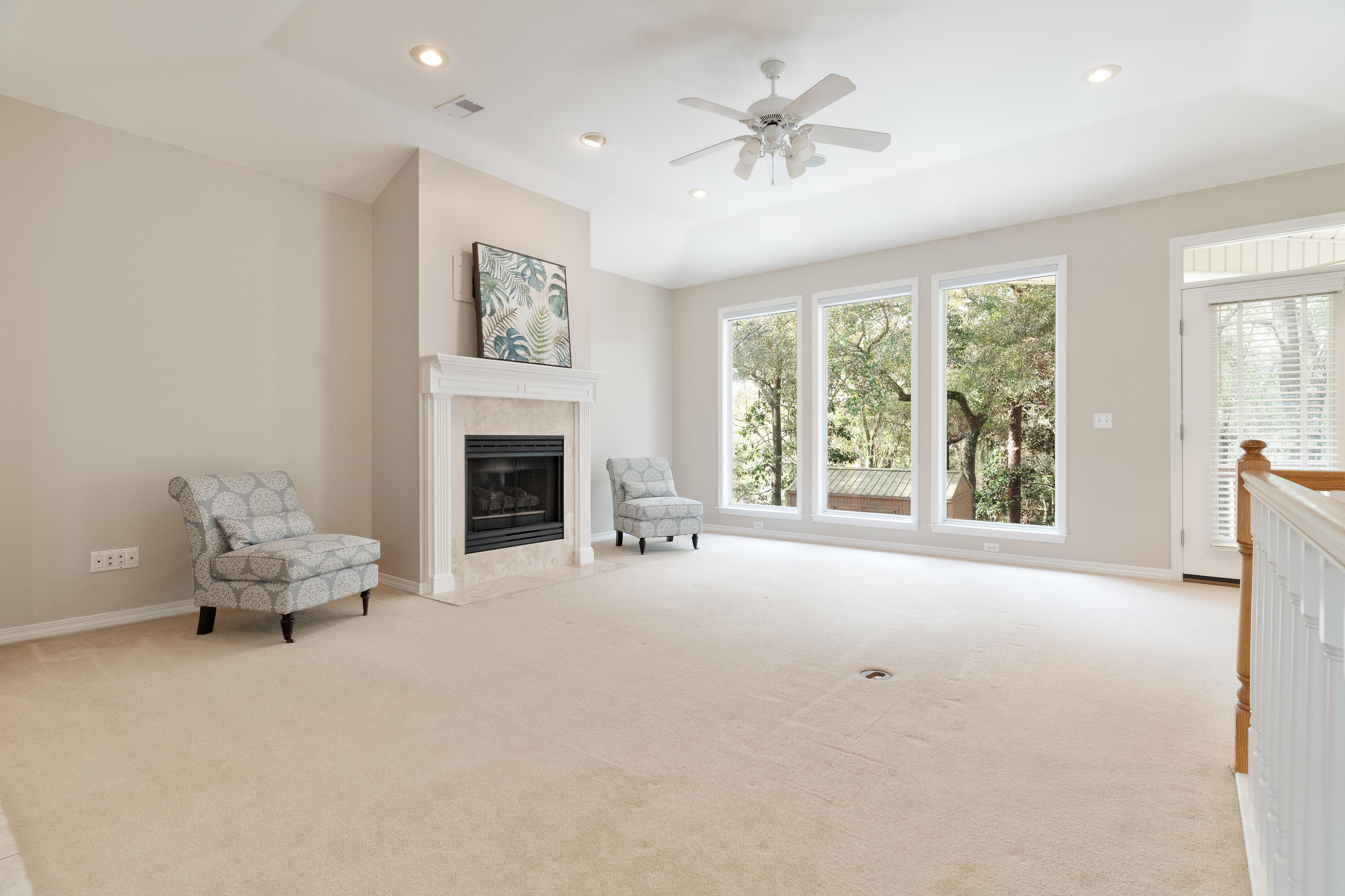 4100 Howard Drive Niceville, FL 32578 - Photo 9 of 133 Living room