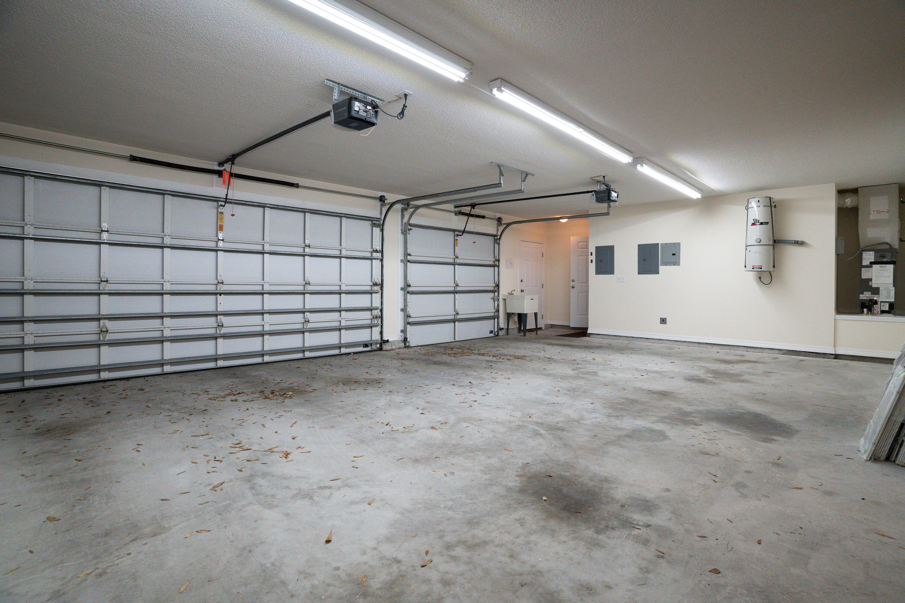 4100 Howard Drive Niceville, FL 32578 - Photo 93 of 133 a view of a garage