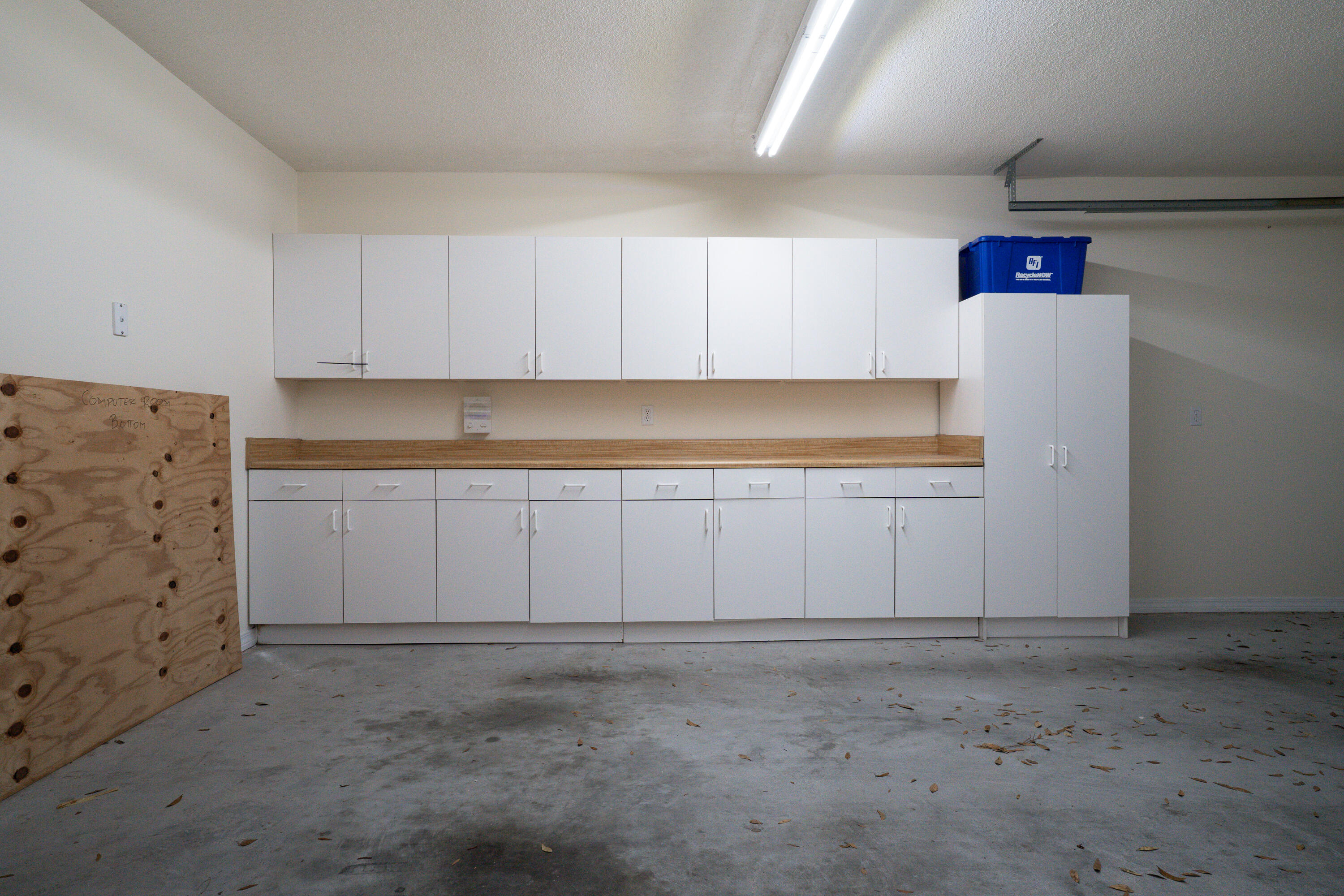 4100 Howard Drive Niceville, FL 32578 - Photo 94 of 133 Garage cabinets