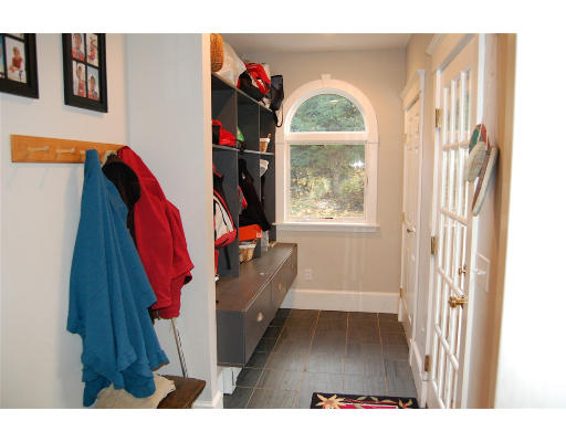 74 Evans Road Marblehead, MA 01945 - Photo 12 of 13 Gallery Image 12