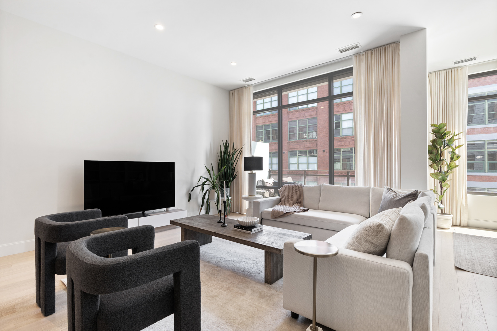 28 North Carpenter Street, Unit 4N Chicago, IL 60607 - Photo 7 of 31